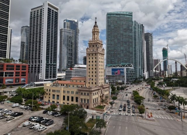 Judge temporarily blocks transfer of Miami land for Trump presidential library