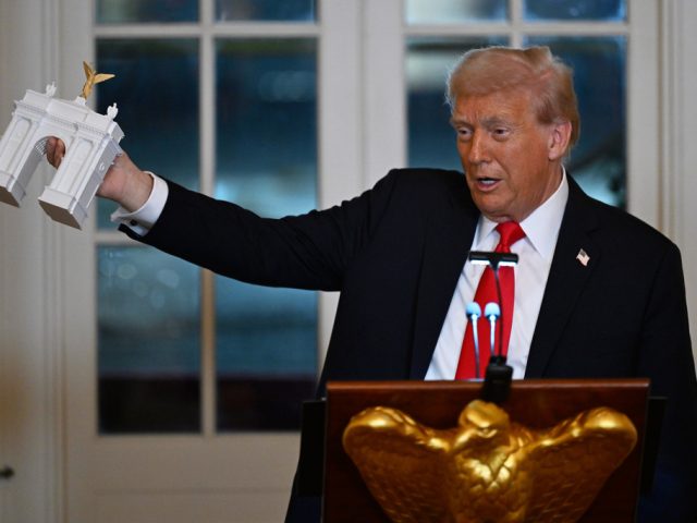 Trump unveils plans for ‘Independence Arch’ at dinner thanking donors of White House ballroom