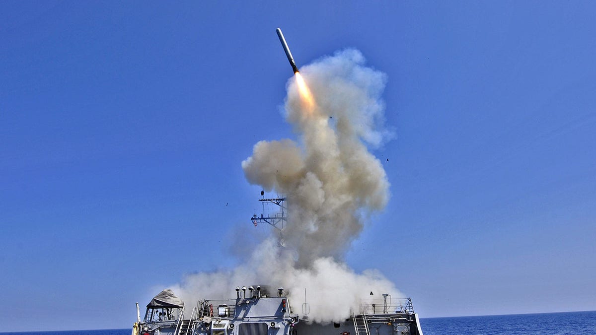 Trump mulls Tomahawk deliveries to Ukraine if Russia keeps war going  at george magazine