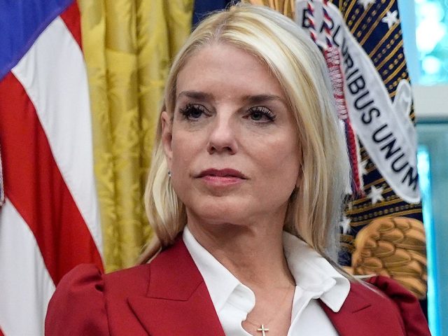 Pam Bondi says Trump ‘absolutely’ has authority to invoke Insurrection Act to curb Chicago crime