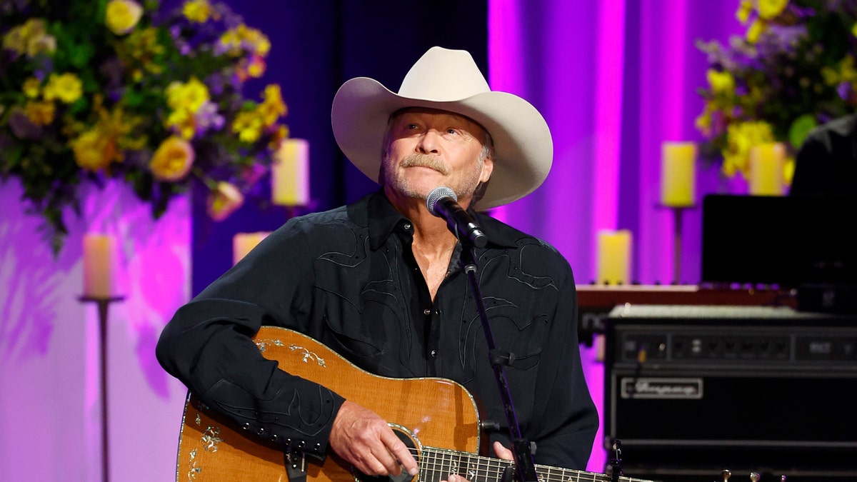 Country star Alan Jackson plans one final bow in Nashville after health issues force retirement  at george magazine