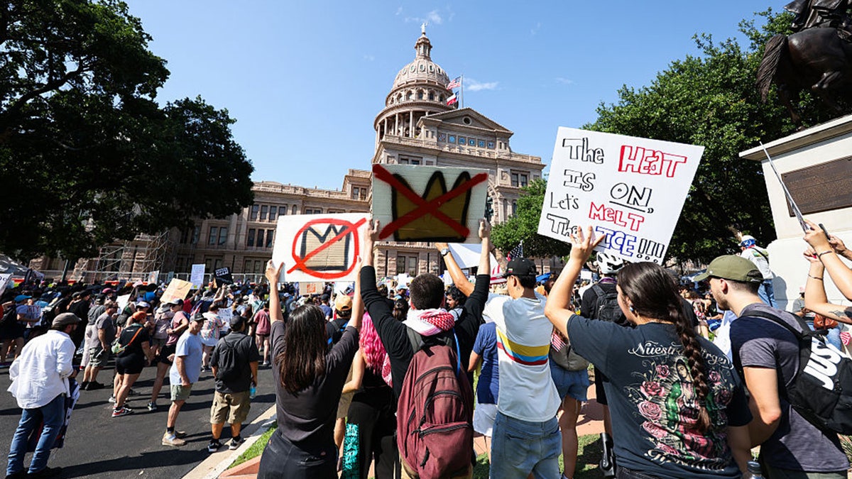 ‘No Kings’ protest could attract paid agitators and foreign influence, crowd-for-hire CEO warns  at george magazine