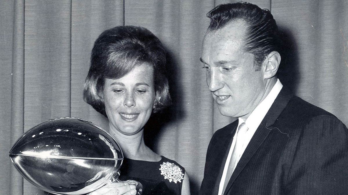 Carol Davis, longtime Raiders 'First Lady,' dead at 93  at george magazine