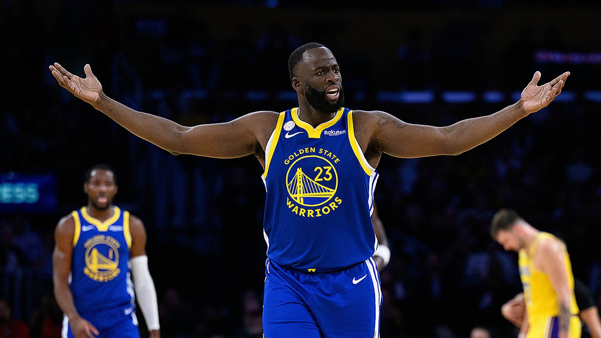 Draymond Green gets called for technical foul from bench less than 7 minutes into NBA season  at george magazine