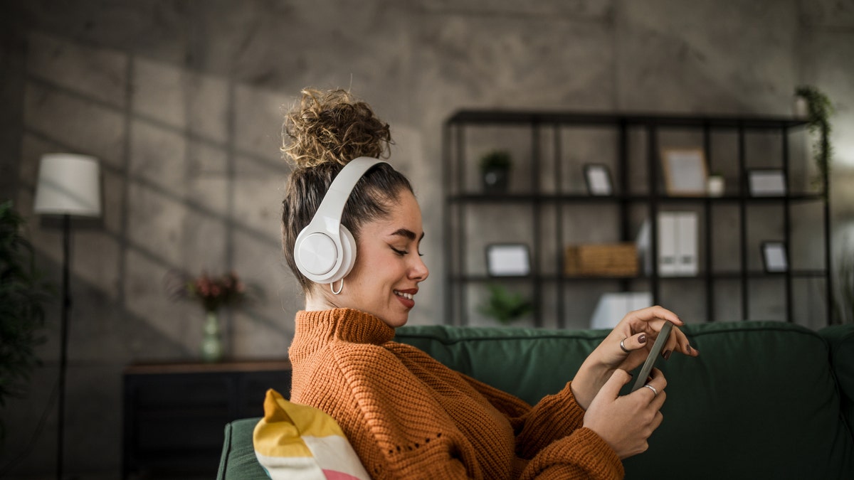 Budget headphones that actually sound good – all under $100  at george magazine