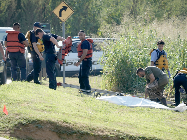 Houston police discover 16 bodies in bayous this year as mayor dismisses serial killer speculation