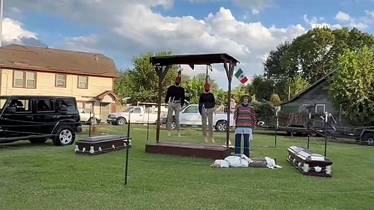 DHS rips Houston Halloween display depicting hanging of ICE agents, demands 'sanctuary politicians' stand down  at george magazine