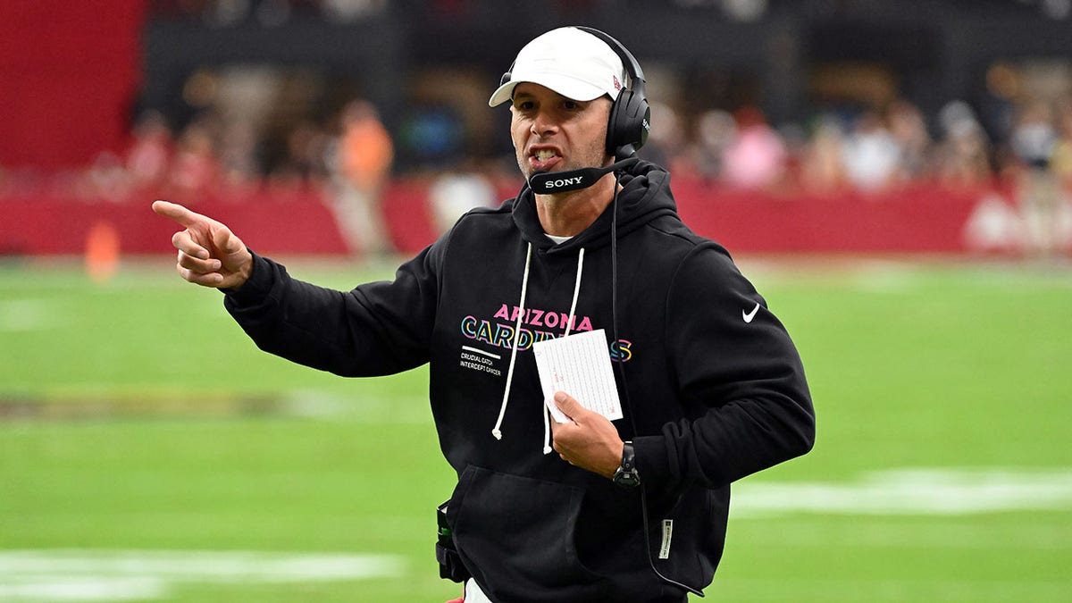 Cardinals fine head coach Jonathan Gannon $100K for altercation with player after big blunder: reports  at george magazine