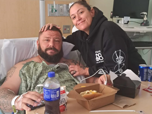 Dad knifed on way to Halloween fest, kids save him from ‘demonic stare’ maniac with dino sticker, charger cord