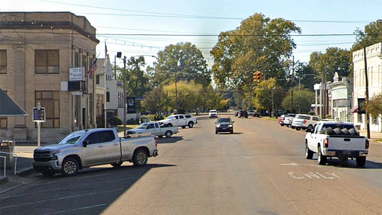 Mississippi homecoming turns deadly: 4 killed, 12 injured in downtown Leland shooting  at george magazine