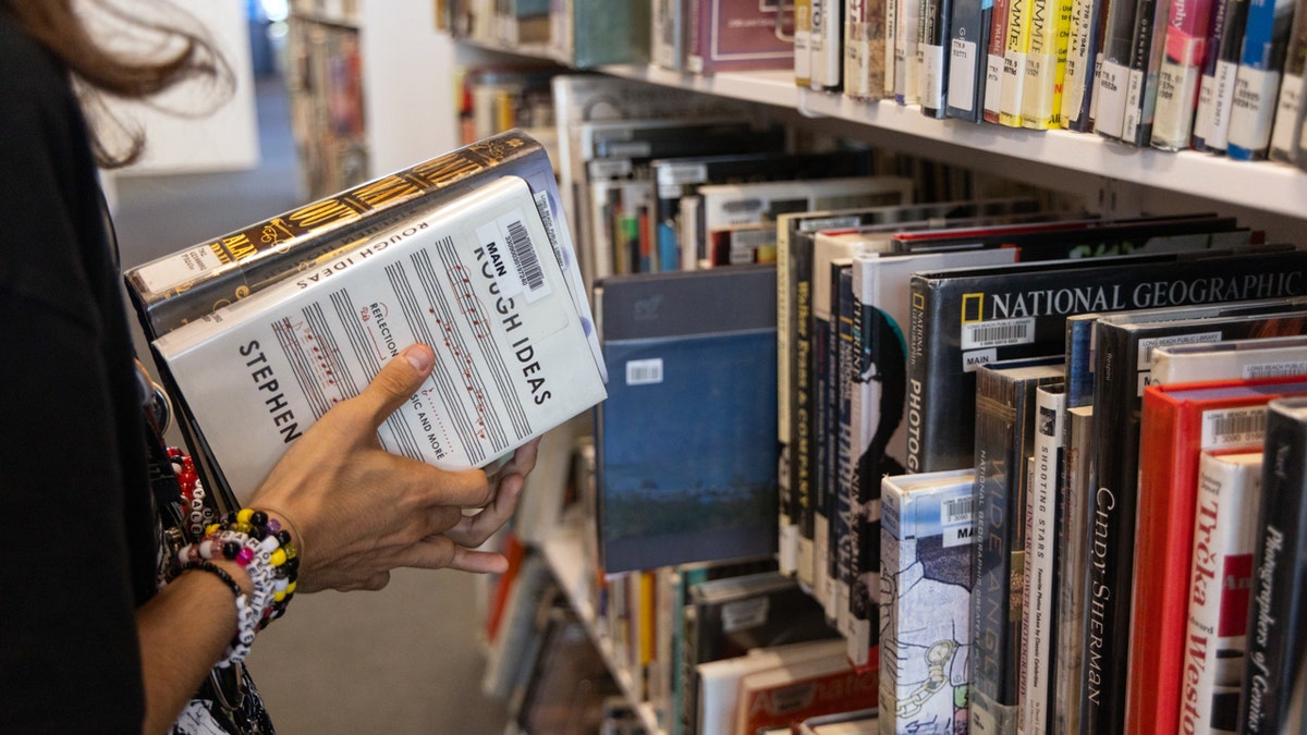 Book bummer: Why reading is in deep decline  at george magazine