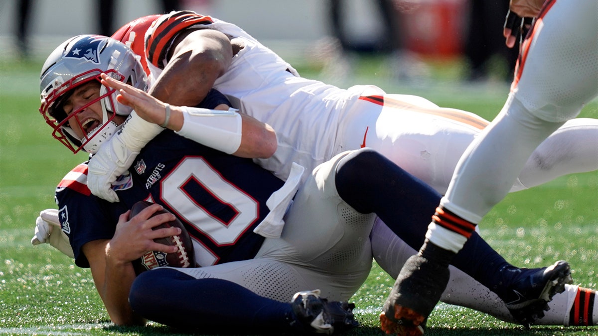 Browns' Myles Garrett slams helmet in frustration despite history-making game  at george magazine