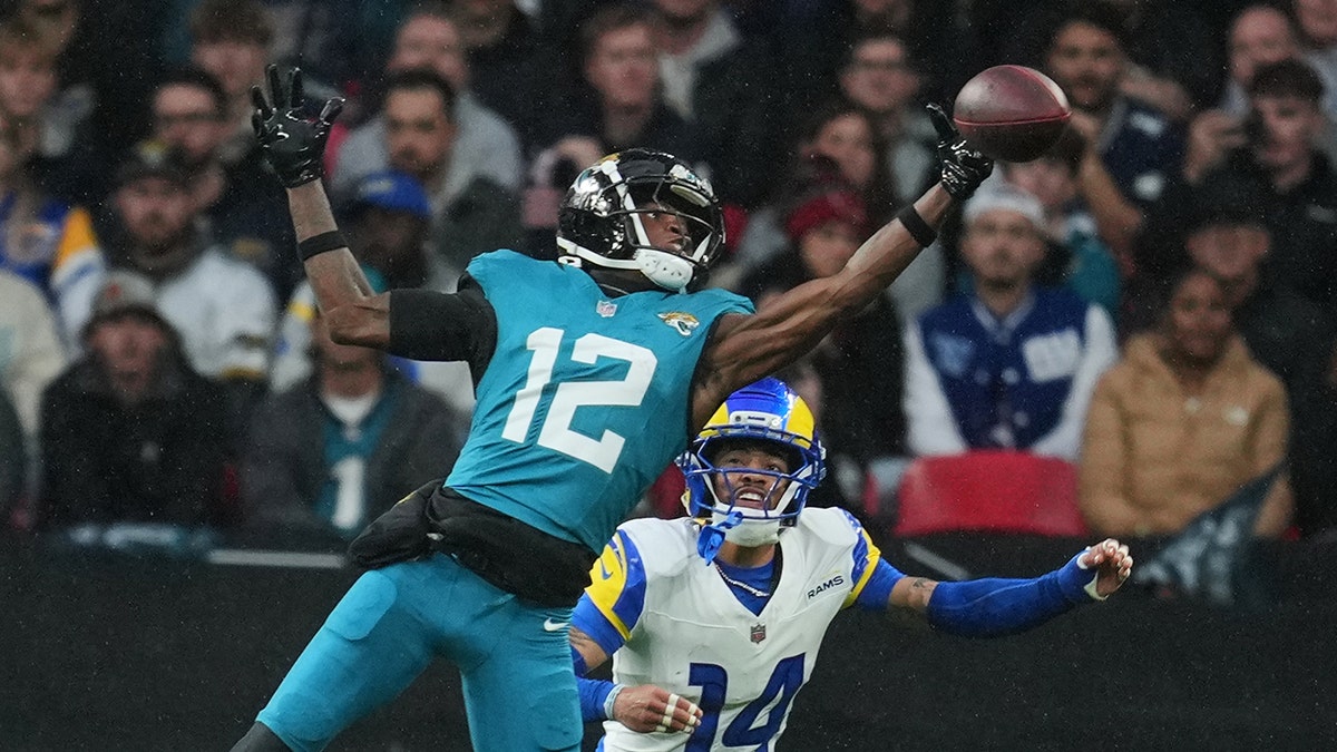Jaguars' Travis Hunter notches first career touchdown vs Rams  at george magazine