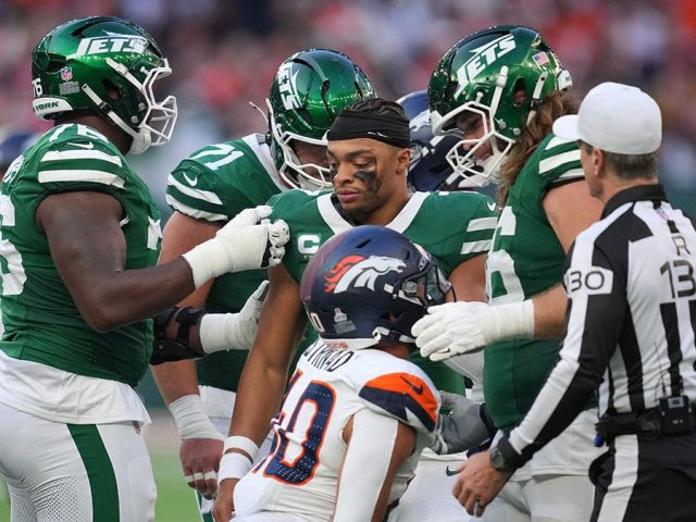 Broncos’ defense shuts down Jets in big London victory
