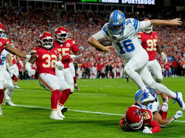 Lions see touchdown taken off board after Jared Goff trick play gets into end zone