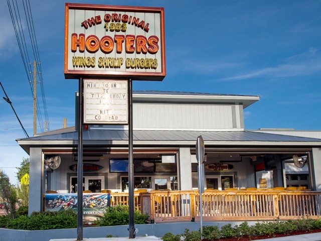 History of Hooters: 5 facts you likely never knew about the restaurant chain