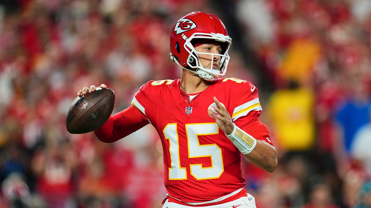 Chiefs bounce back with dominant home victory over Lions as Patrick Mahomes contributes 4 touchdowns  at george magazine