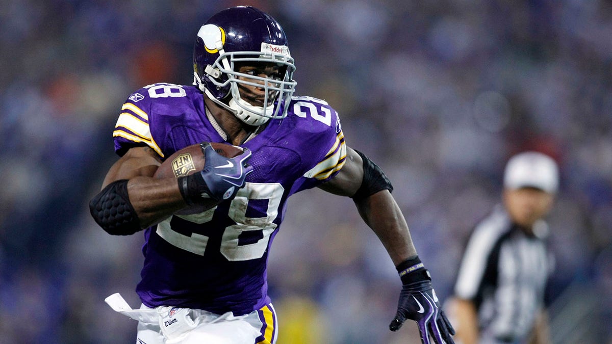 Vikings great Adrian Peterson busted in Texas for DWI  at george magazine