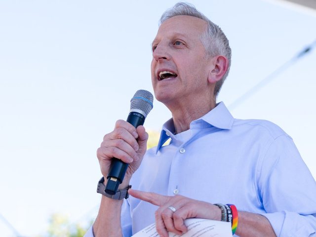 Portland mayor orders removal of police tape despite federal demand for perimeter at ICE facility, report says