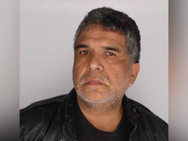 Professor advocates doxxing ICE agents, impeding operations in social posts