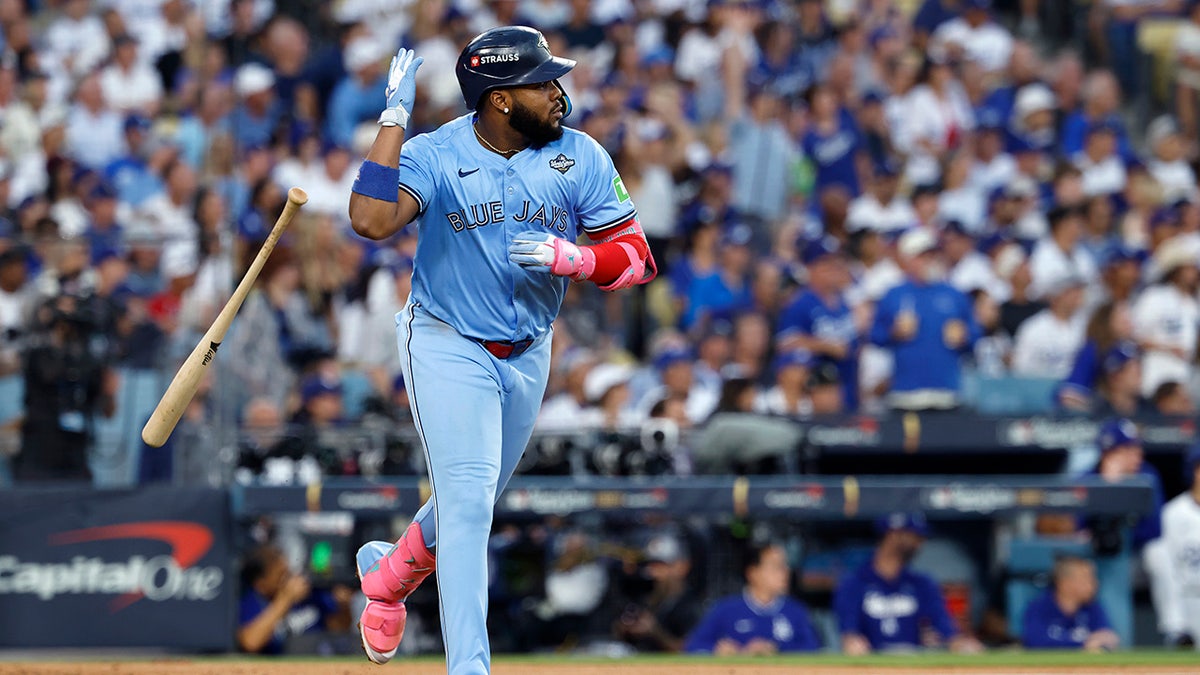 Blue Jays bounce back against Dodgers to even World Series after extra-inning marathon  at george magazine