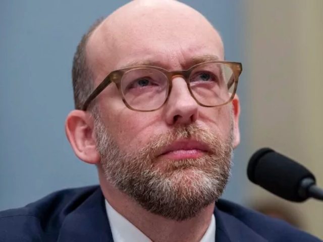 White House announces federal government worker layoffs have begun
