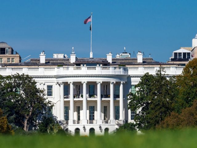 Reporter recalls chaos outside Biden White House as cocaine mystery unfolded