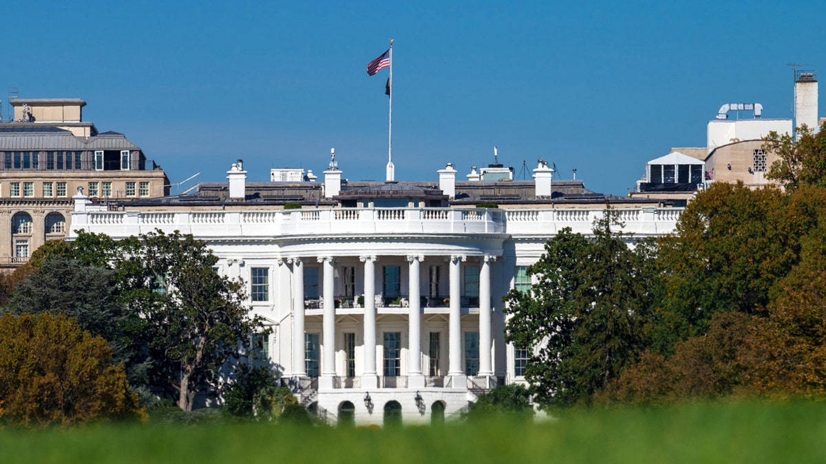 Reporter recalls chaos outside Biden White House as cocaine mystery unfolded  at george magazine