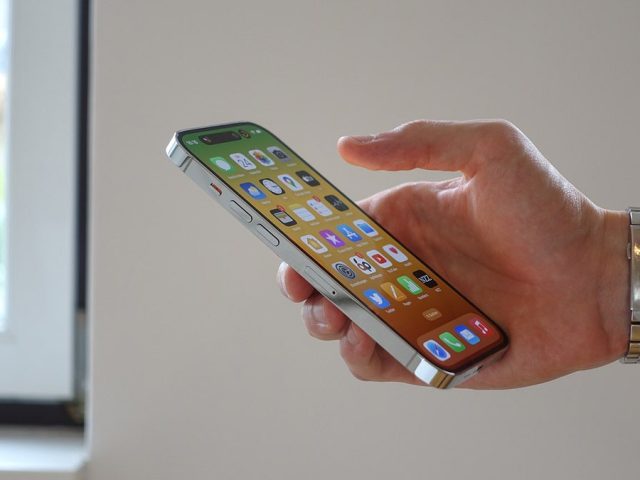 Apple releases iOS 26.1 with major security improvements and new features for iPhone users