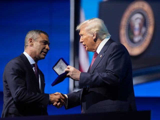 Miami mayor gifts Trump key to the city