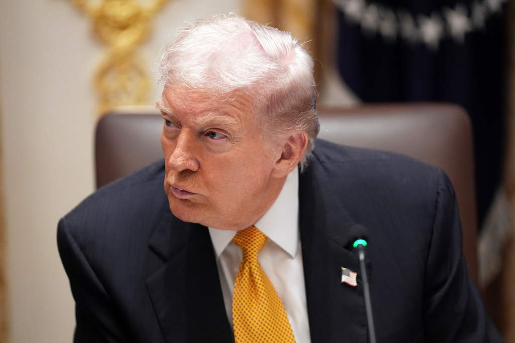 Trump tees off on affordability ‘con job’ after being challenged on Walmart Thanksgiving basket at george magazine