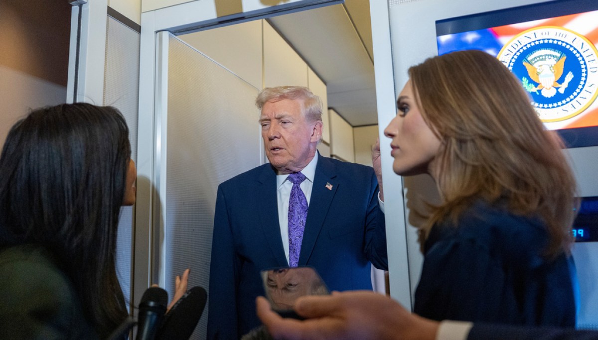 Trump downplays Venezuelan airspace ‘closure’ after Maduro phone call  at george magazine