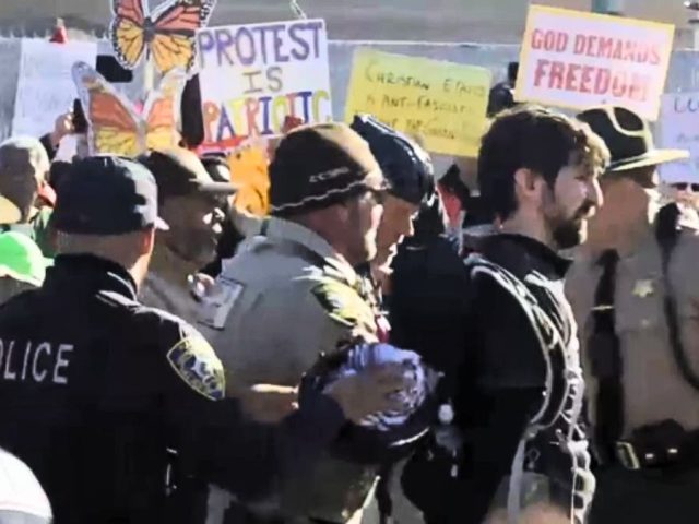 Illinois mayor declares ‘civil emergency’ after out-of-town protesters threaten violence amid anti-ICE unrest