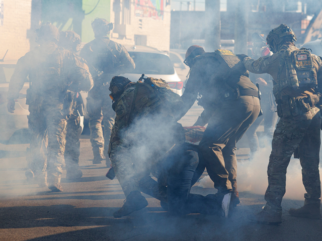 Appeals court blocks order limiting immigration agents’ use of force in Chicago