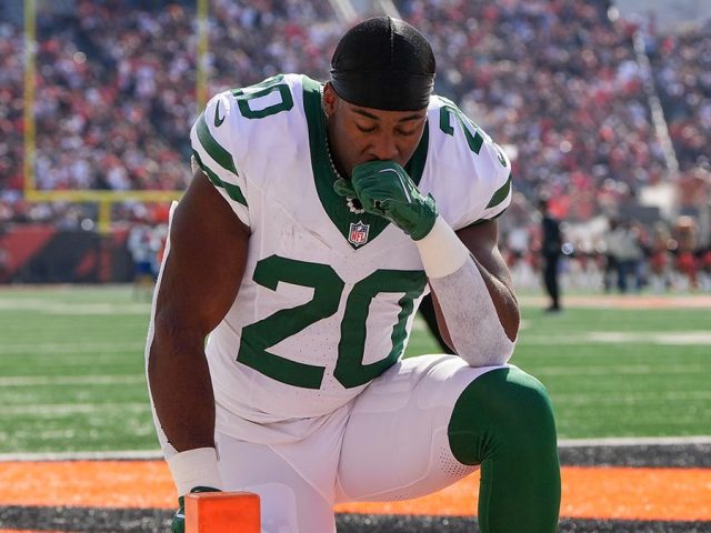 Jets stars react to shocking trades with emotional social media posts: ‘I’m sick’