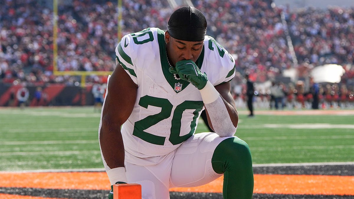 Jets stars react to shocking trades with emotional social media posts: 'I'm sick' at george magazine