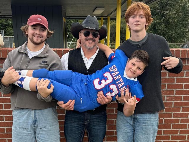 Oregon father outraged after discovering 11-year-old son was slated to take survey about sexual orientation