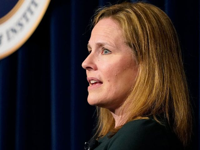 Barrett and Sotomayor tag-team interrogation of Trump lawyer on tariff powers