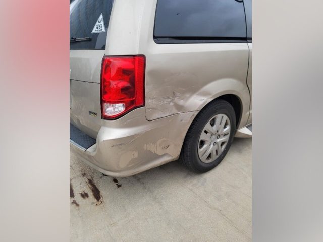 Manhunt underway after federal agents take gunfire as rioters ram vehicles, hurl debris in Chicago