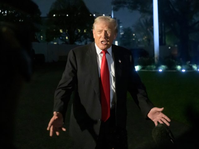 Trump offers $10,000 bonus to air traffic controllers who stayed during shutdown and threatens those who left