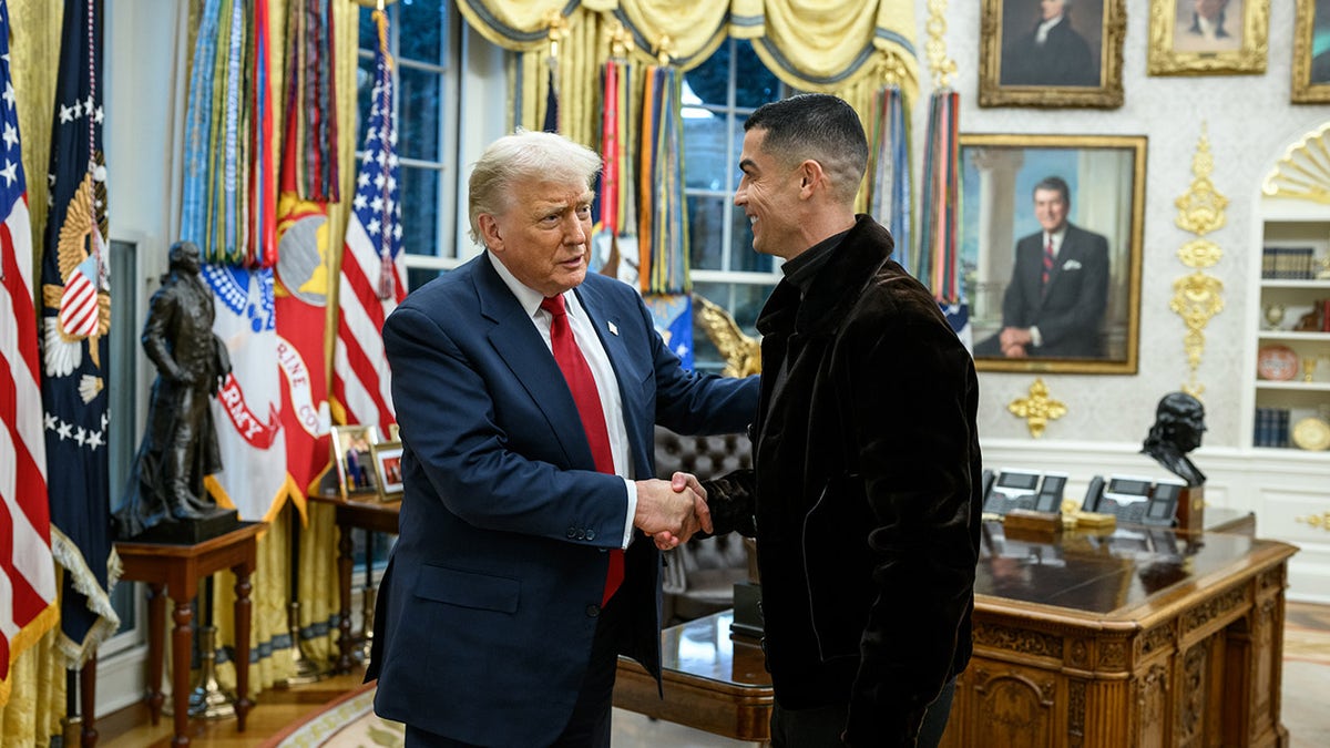 Ronaldo thanks Trump for 'warm welcome' during White House visit, dinner meeting with Saudi crown prince  at george magazine