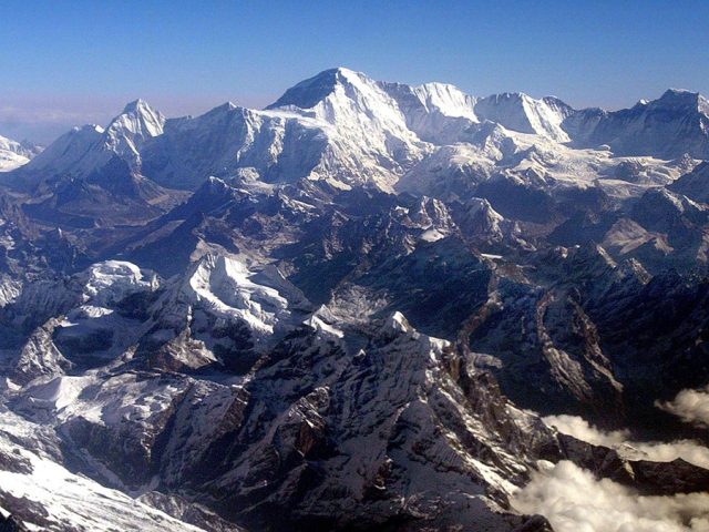 Avalanche in Nepal kills 7 climbers on Mount Yalung Ri