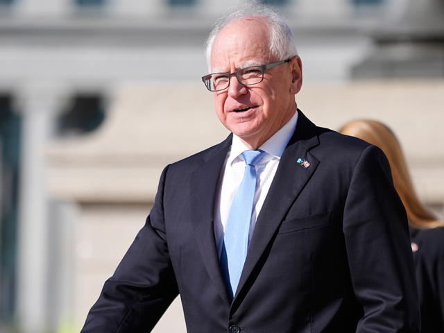 Minnesota government workers blame Walz for ‘massive fraud’ amid allegations against Somali community