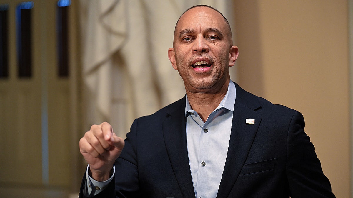 Hakeem Jeffries digs in on SNAP blame-game with 42 million Americans' food benefits at risk  at george magazine