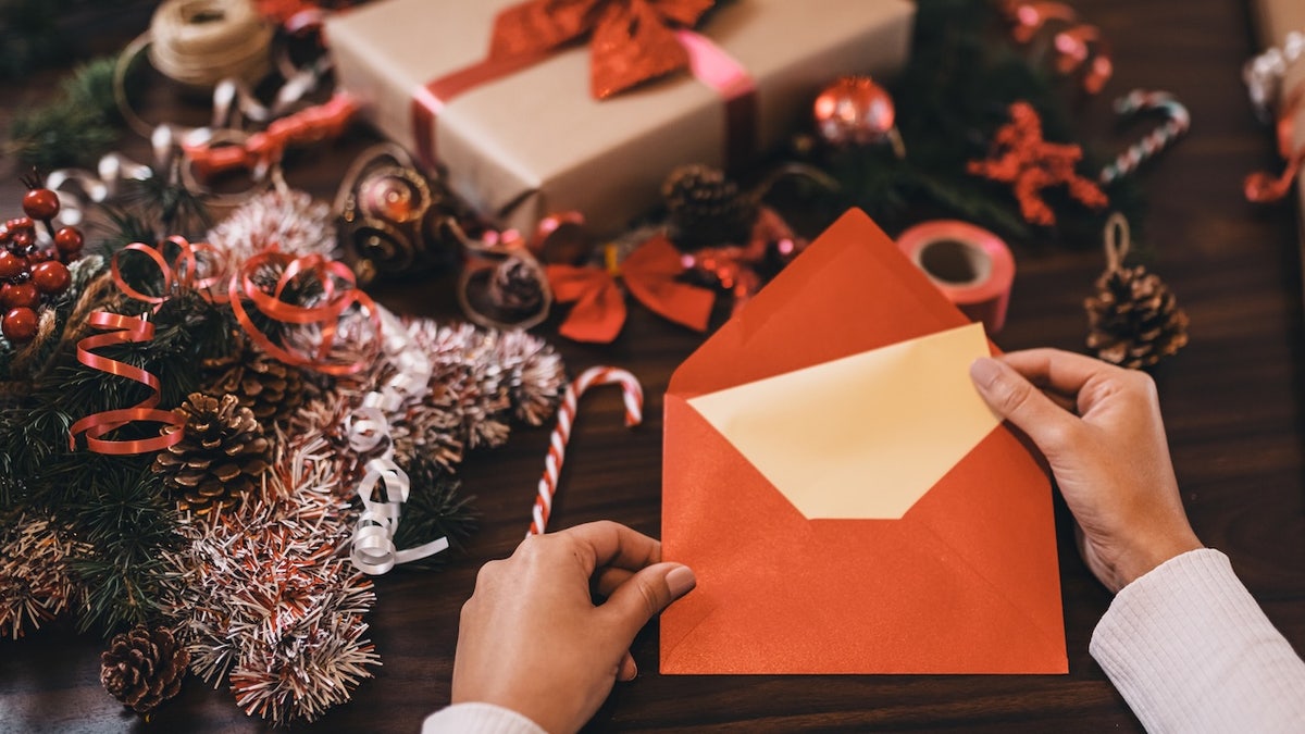 8 sites where you can order holiday cards that don't cost a fortune at george magazine