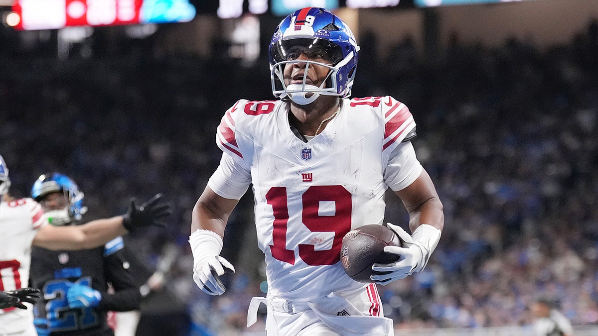 Jameis Winston has play of the year candidate after insane touchdown catch-and-run despite Giants loss at george magazine