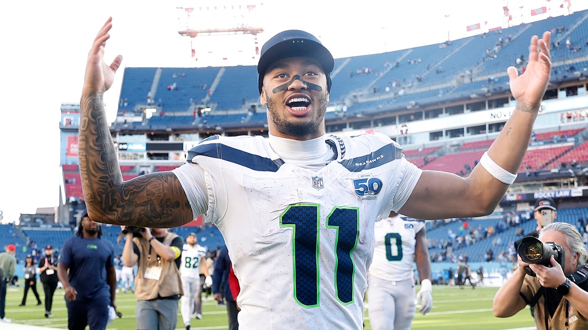 Jaxon Smith-Njigba breaks Seahawks franchise record in victory over Titans  at george magazine