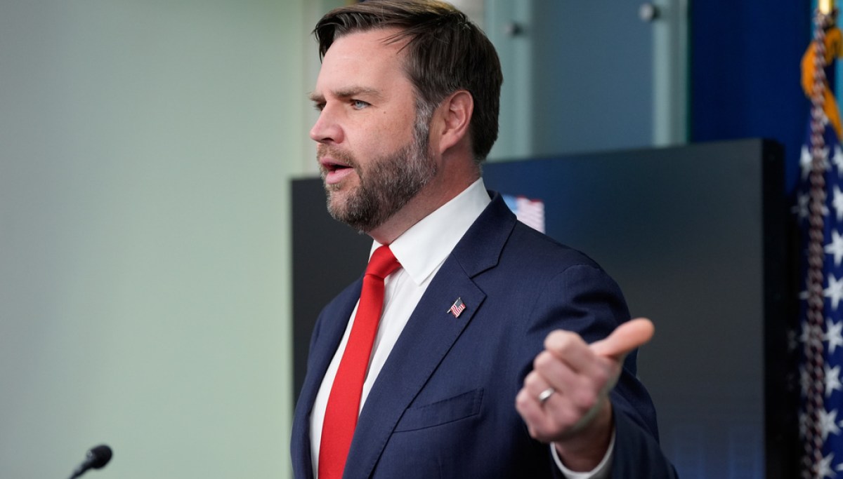 WATCH LIVE: JD Vance speaks to troops in Kentucky before Thanksgiving  at george magazine