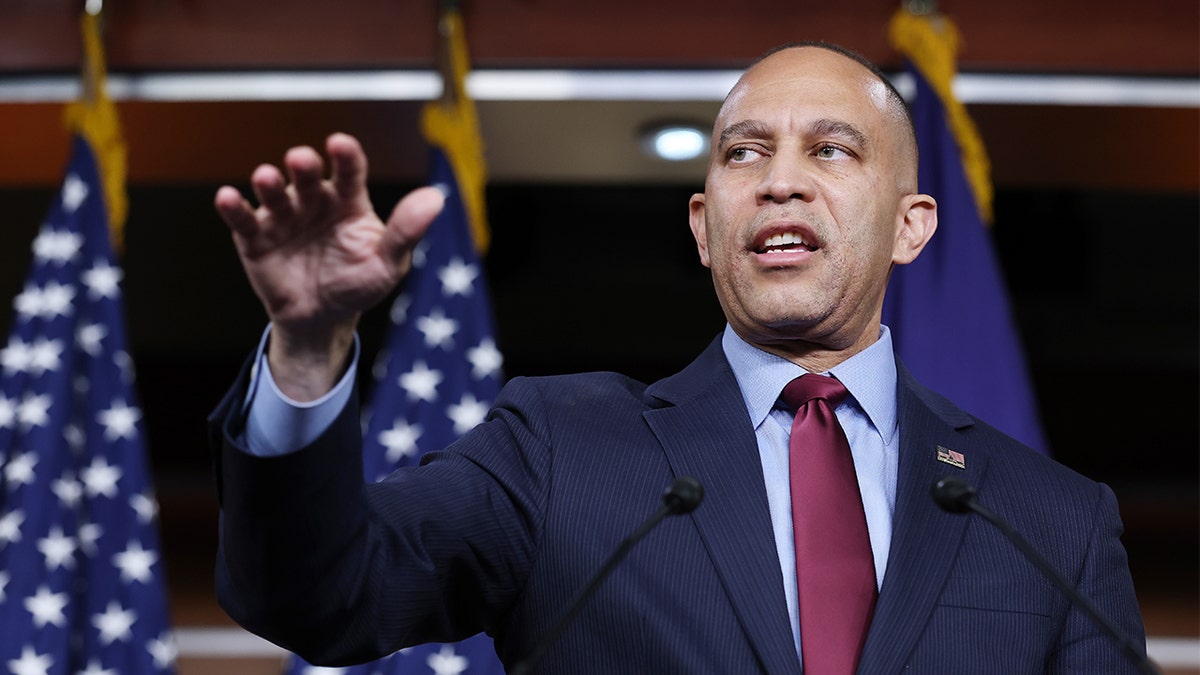 Hakeem Jeffries refuses three times to answer question about appropriateness of Plaskett's Epstein messages  at george magazine