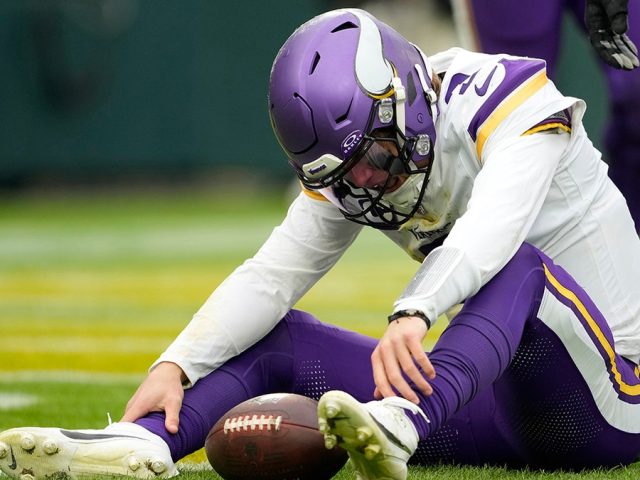 Vikings’ JJ McCarthy enters concussion protocol after third straight loss in rollercoaster season